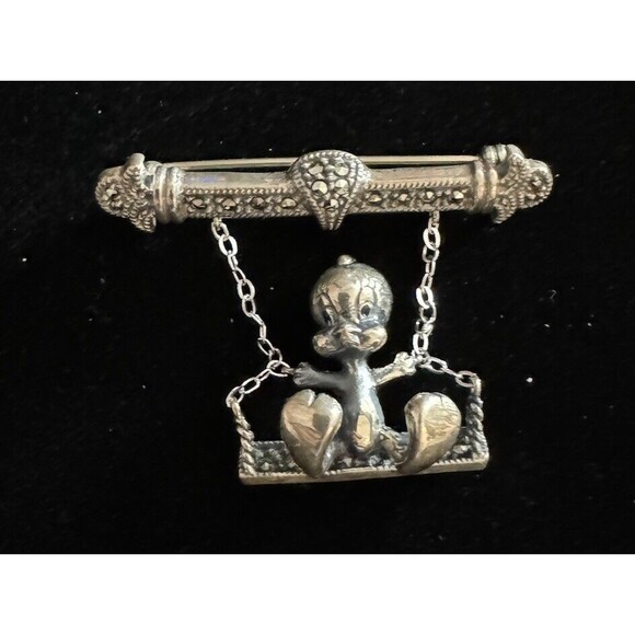 Sterling Silver Tweety Bird Pin Marcasite Swing Cute Sylvester Cartoon WB Birds - Picture 1 of 6